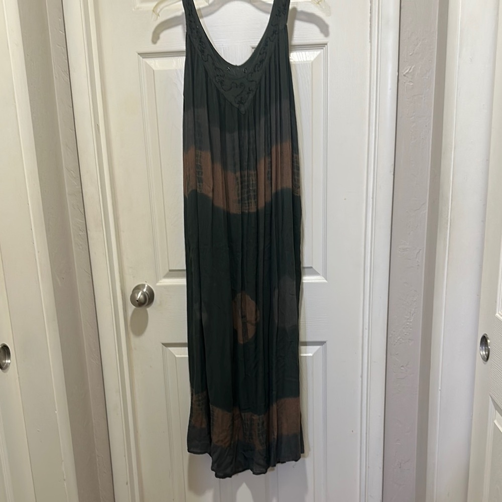 Black and Green Sleeveless Maxi Sundress